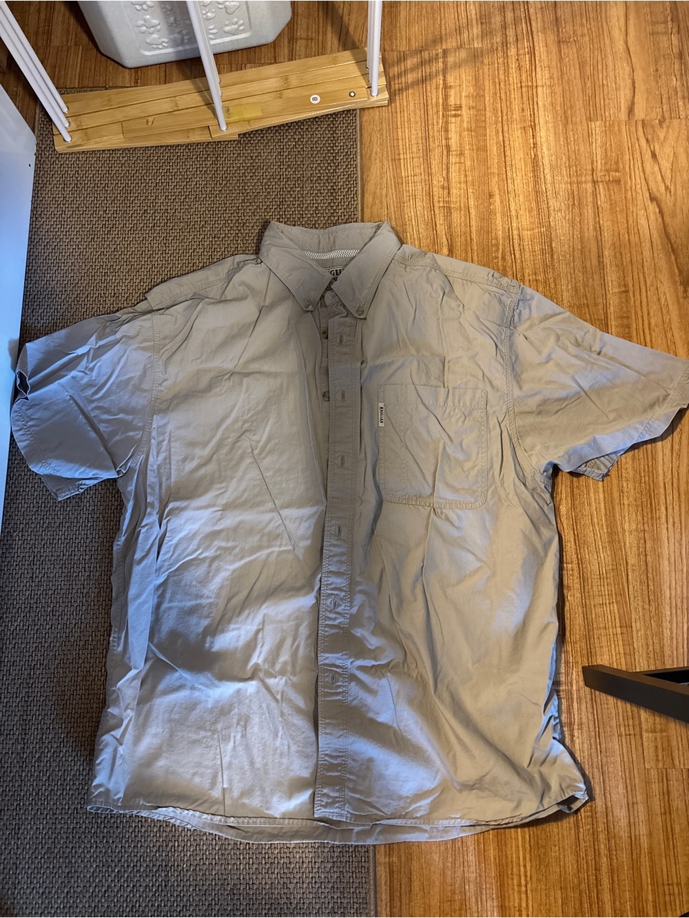 Magellan Outdoors Light Gray Short-Sleeve Button-Down Shirt